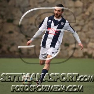 Manuele Macagno con al casacca della Vadese
