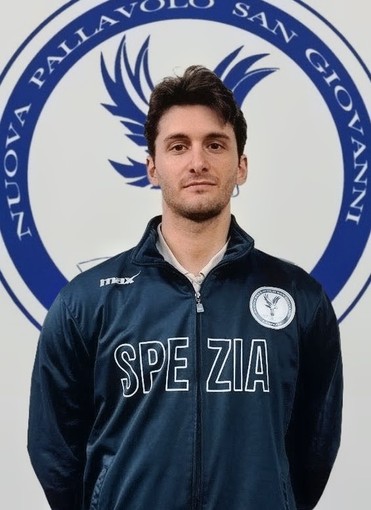 NUOVA PALLAVOLO SAN GIOVANNI Ecco l'altra meta della mela... Davide Moretti ancora al centro dell'attacco bianco-azzurro NUOVA PALLAVOLO SAN GIOVANNI Ecco l'altra meta della mela... Davide Moretti ancora al centro dell'attacco bianco-azzurro