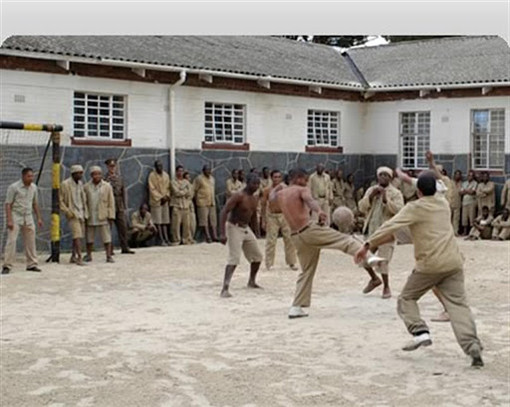 Mandela, il carcere, il calcio, l’Eccellenza che riprende Mandela, il carcere, il calcio, l’Eccellenza che riprende
