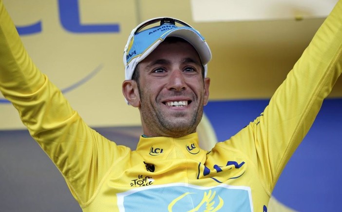 Vincenzo Nibali sul podio al Monster Energy Genova Supercross