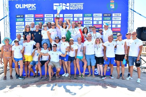 NUOTO Dominio Nuotatori Genovesi Master: ancora campione d'Italia in acque libere