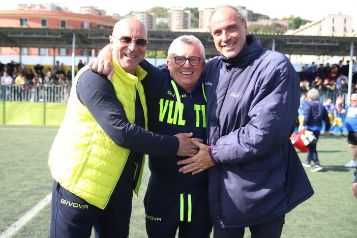Ottonello fra Navone e Sciutto nel giorno della promozione in Eccellenza Ottonello fra Navone e Sciutto nel giorno della promozione in Eccellenza