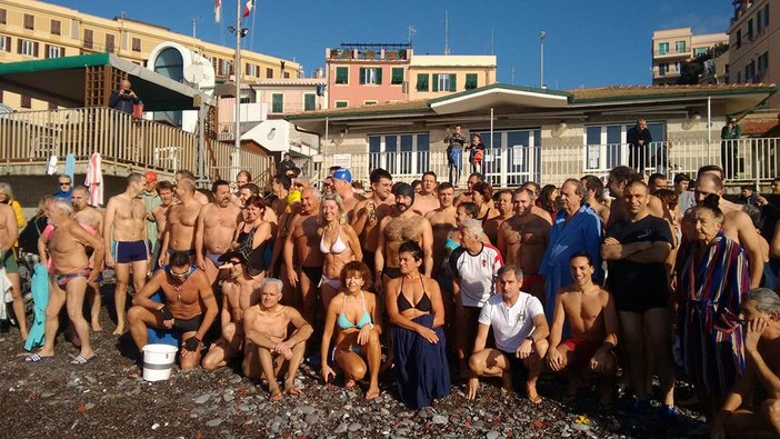 In 120 a Sturla per il Cimento della Befana In 120 a Sturla per il Cimento della Befana