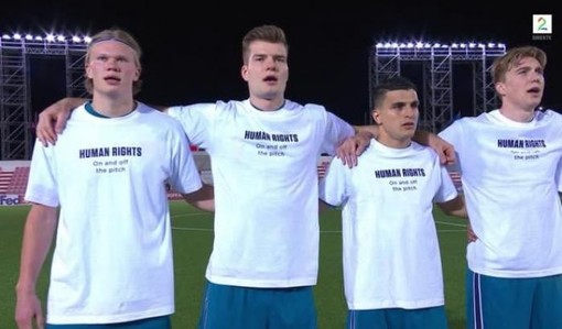 "DIRITTI UMANI SUL CAMPO E FUORI" AZZURRI: PERCHE NO? "DIRITTI UMANI SUL CAMPO E FUORI" AZZURRI: PERCHE NO?