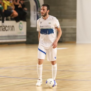 Debutto amaro per la CDM Futsal: contro il Sulmona finisce 5-3 Debutto amaro per la CDM Futsal: contro il Sulmona finisce 5-3