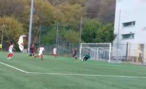 VIDEO - Il gol di Alessandro Priano che porta avanti lo Zena