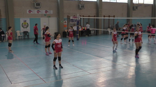 Pallavolo - Podenzana Tresana fronteggia l'attacco di S. Salvatore