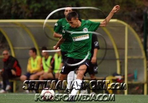 Un giovanissimo Denis nel 2012 in maglia Baiardo