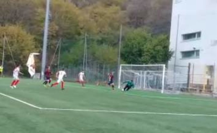 VIDEO - Il gol di Alessandro Priano che porta avanti lo Zena