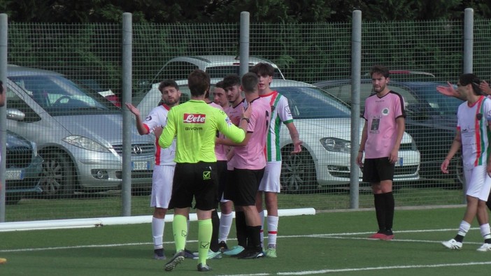 Calcio - Spettacolare pareggio fra Cadimare e Lerici Calcio - Spettacolare pareggio fra Cadimare e Lerici