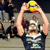 PALLAVOLO ELETTROSISTEMI SPEZIA Buffo trascina la squadra ed arrivano due punti d'oro per la classifica ed il morale.