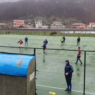 Il campo "Oliveri" a Campo Ligure inzuppato per la pioggia, gara a rischio in valle Stura