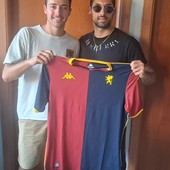 LE BANDIERE DEL LITTLE CLUB Pulsoni &amp; Carrà firmano in bianco