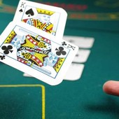 Tornei di poker online: pressione, resistenza mentale e strategia nelle fasi decisive