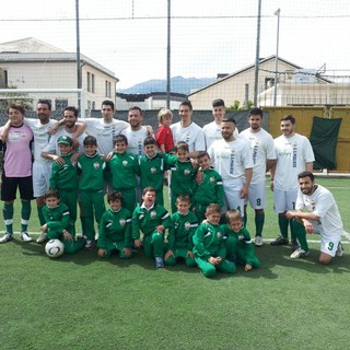 Olimpic Pegliese ai playoff accompagnata dai bimbi del settore giovanile