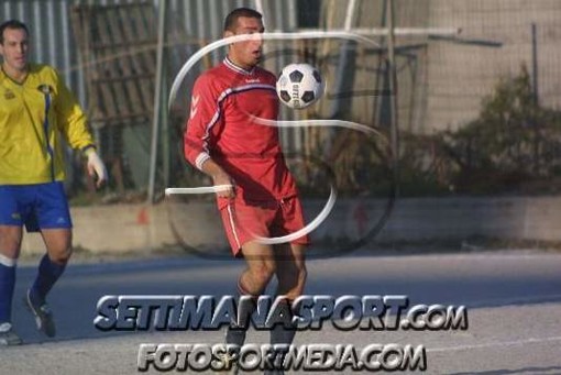 Mimmo nel 2003 con la maglia del Sestri Levante Mimmo nel 2003 con la maglia del Sestri Levante