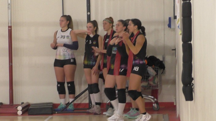 Pallavolo - La Rainbow Spezia comincia a Lavagna