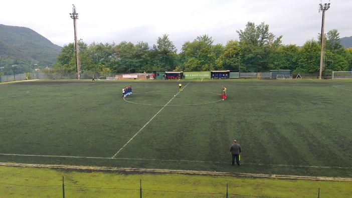 Minuto di raccoglimento di Borgoratti San Cipriano per Luca Sassone, dirigente del San Desiderio.