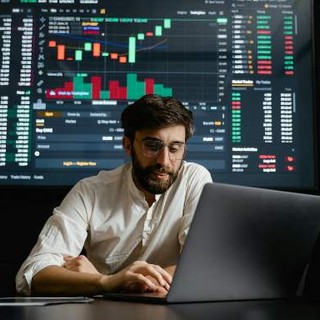 Come funziona il generatore di numeri casuali (RNG) nei casinò online