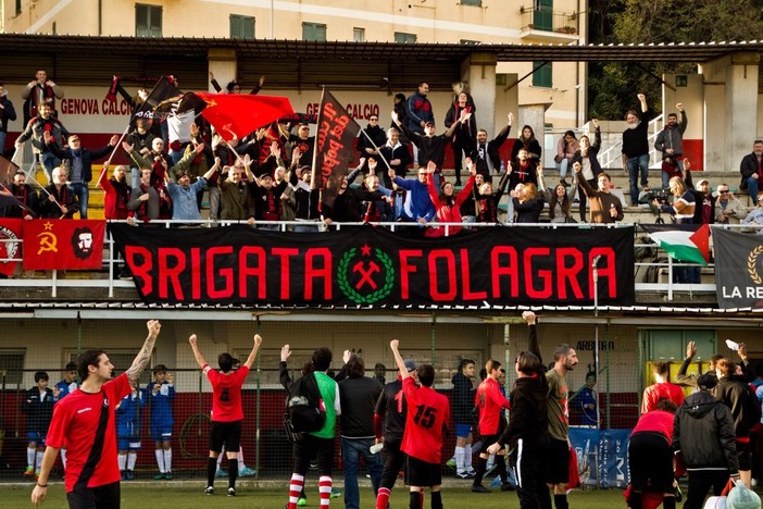 IL FENOMENO RESISTENTE La squadra di "sinistra" che sta sorprendendo il mondo dei dilettanti