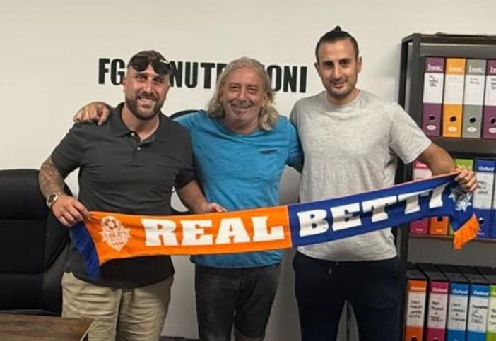 REAL BETTI Colpaccio per l'attacco REAL BETTI Colpaccio per l'attacco