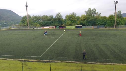Minuto di raccoglimento di Borgoratti San Cipriano per Luca Sassone, dirigente del San Desiderio.