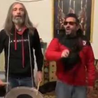 VIDEO Il coro della Resistente