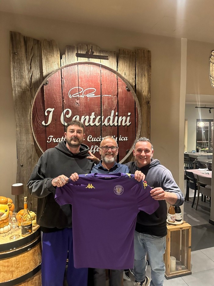 Il patron Brunetti con i due nuovi mister del Rebocco (Seconda Categoria girone F - La Spezia) Il patron Brunetti con i due nuovi mister del Rebocco (Seconda Categoria girone F - La Spezia)