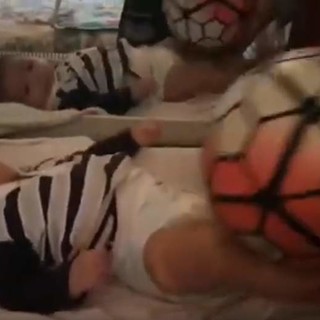 VIDEO #IOPALLEGGIOACASA Il piccolo Andrea Santeusanio dà lezioni di palleggio