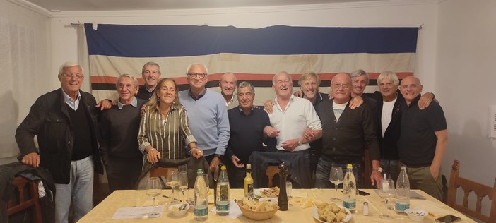 LA FOTO NOTIZIA Reunion blucerchiata anni 70