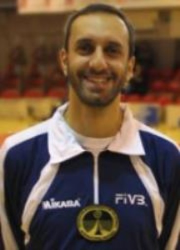 Pallavolo Carcare: Il torneo internazionale di Pallavolo femminile TROFEO VITRUM&amp;GLASS riconosce all’arbitro internazionale LUCA SOBRERO il premio alla carriera