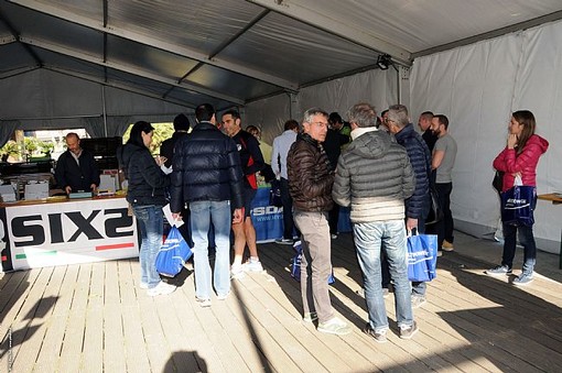 Dopo il 13 aprile le iscrizioni alla GF Alassio SIXS saranno possibili solo in loco, presso la tensostruttura di piazza Partigiani ad Alassio (ph Play Full)