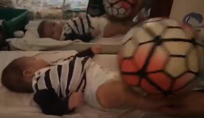 VIDEO #IOPALLEGGIOACASA Il piccolo Andrea Santeusanio dà lezioni di palleggio