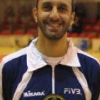 Pallavolo Carcare: Il torneo internazionale di Pallavolo femminile TROFEO VITRUM&amp;GLASS riconosce all’arbitro internazionale LUCA SOBRERO il premio alla carriera