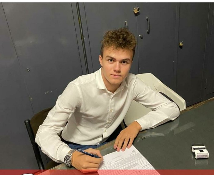 10 DOMANDE (SCOMODE) AI TEMPI DEL COVID Risponde Mattia Spotorno 10 DOMANDE (SCOMODE) AI TEMPI DEL COVID Risponde Mattia Spotorno