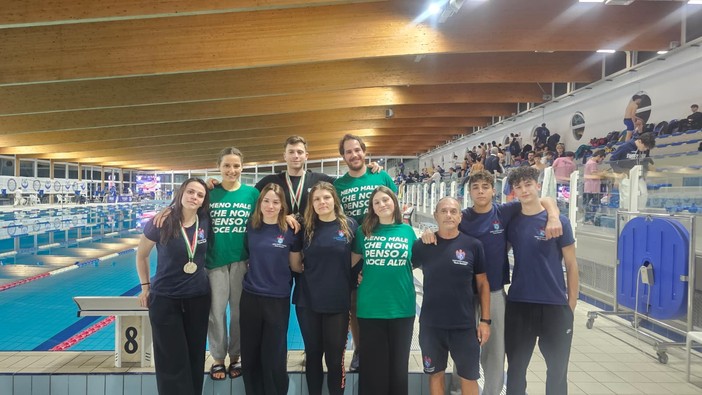 NUOTO USS Dario Gonzatti in grande evidenza agli Assoluti di Lignano Sabbiadoro NUOTO USS Dario Gonzatti in grande evidenza agli Assoluti di Lignano Sabbiadoro