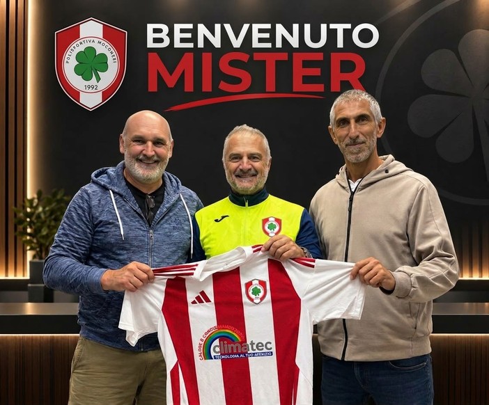 Valente, nuovo mister del Moconesi, coi dirigenti Ansaldo e Zappia Valente, nuovo mister del Moconesi, coi dirigenti Ansaldo e Zappia