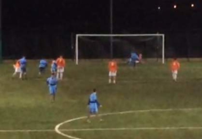 VIDEO - Edo Vagge para il rigore a Sadiqi