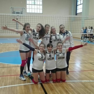 Pallavolo Vallestura: l'Under 13 comincia alla grande