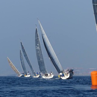 VELA - Parte il 7° Campionato della Lanterna con 44 barche