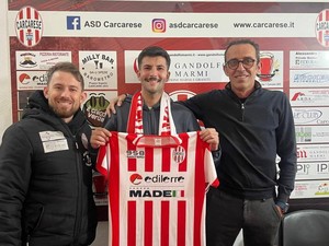 ELIA ZUNINO "Nella mia formazione ideale il mister non serve: andatela a leggere"