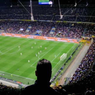 Dagli stadi agli schermi: come il calcio italiano raggiunge i tifosi in modi nuovi